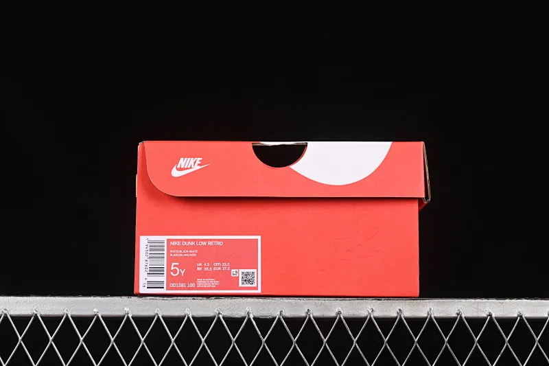 All Categories Nk SB Dunk Series Nk SB Dunk Low Low-top sneakers Nike Dunk Low "Tms Cny" Red Panda Cheese Dopamine Splashed old low-top casual sneakers DD1391-100